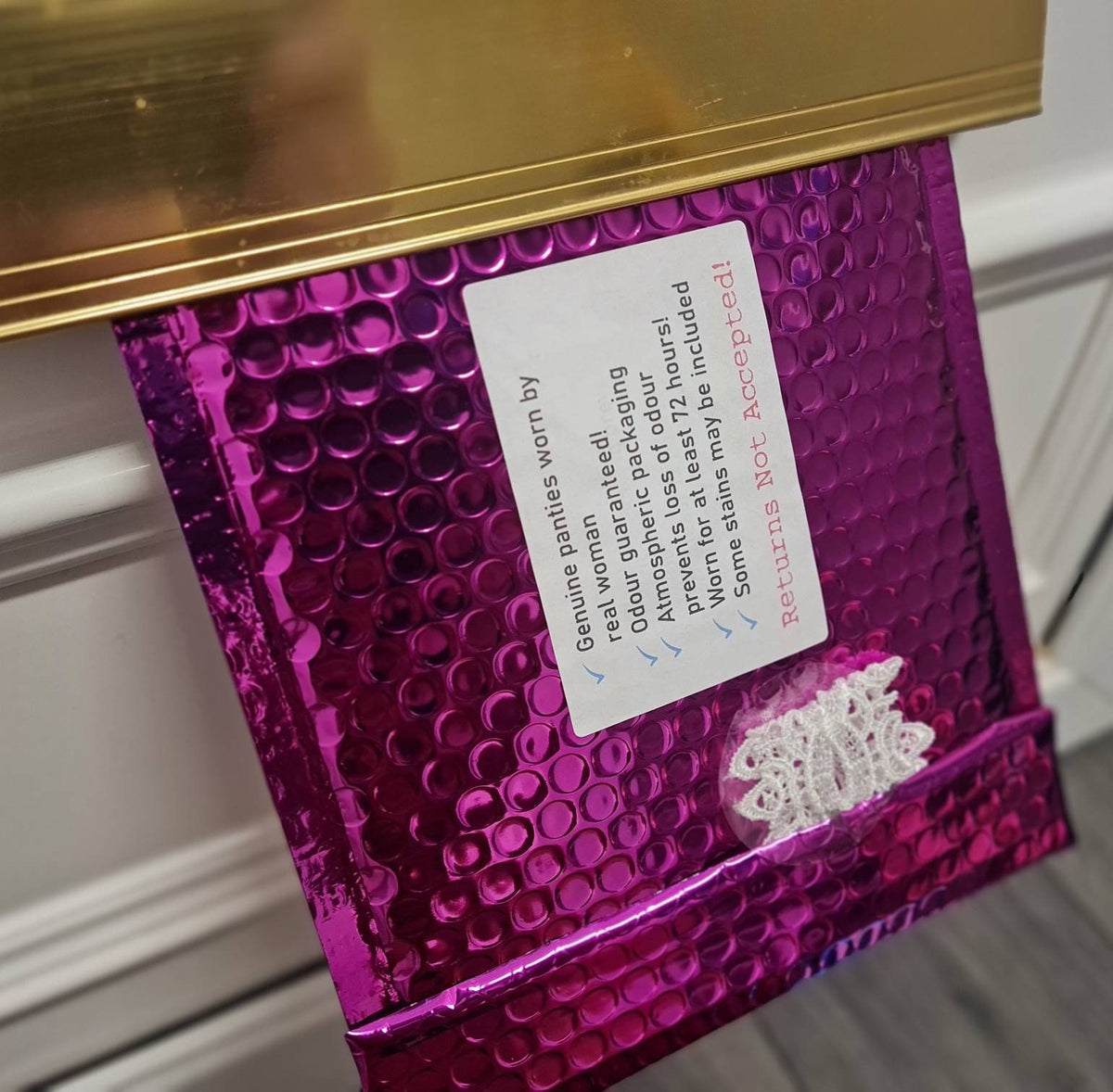 Pantie Sniff prank! Sent direct to victims door! Panty knicker smelling, embarrassing prank to send to friend, partner, family or colleague!
