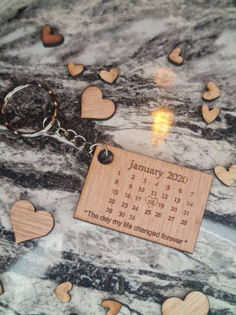 personalised calender keychain, valentines, birthday, anniversary, wedding, fathers day, new baby, friends, Christmas gift