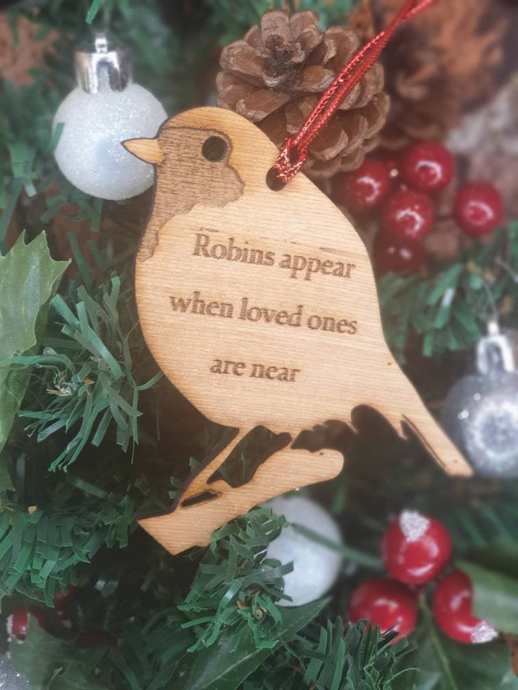 Robin memory bauble. Remembering loved ones this Christmas. Lovely xmas gift!