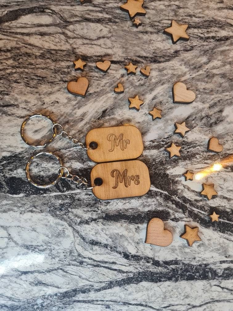 Mr & Mrs keychains, various Orientation, great gift for any occasion, anniversary, valentines day, birthday, moving in gift, wedding