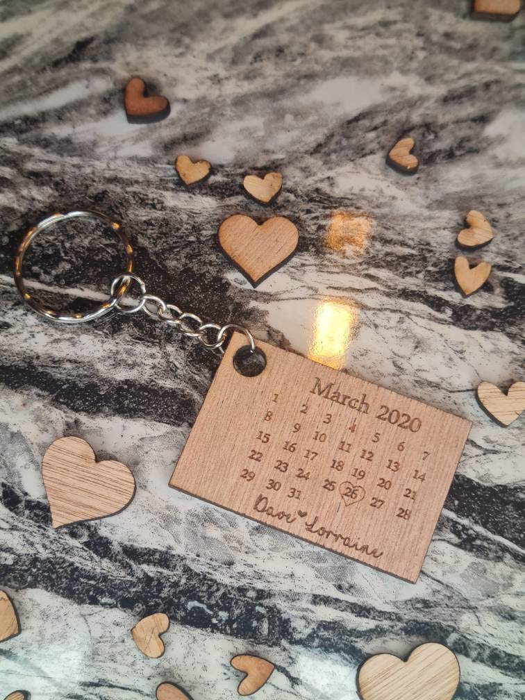 personalised calender keychain, valentines, birthday, anniversary, wedding, fathers day, new baby, friends, Christmas gift