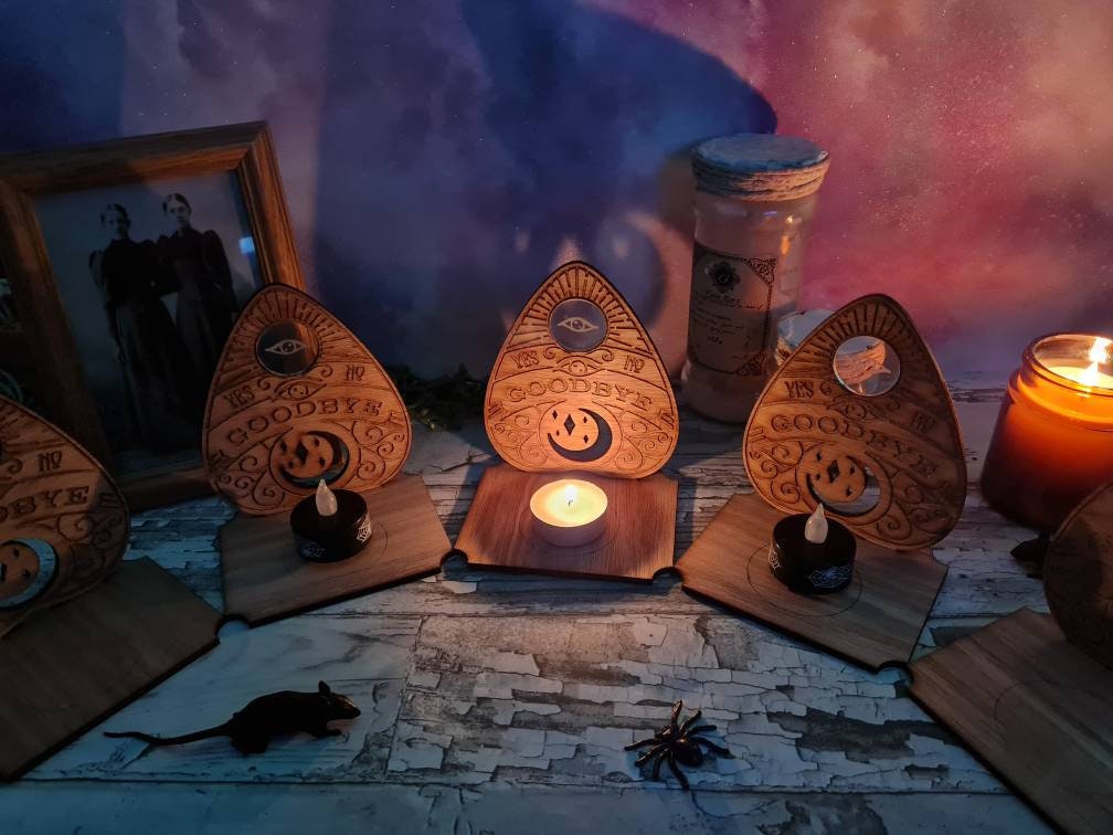 Ouija board game planchette - Candle display stand - Beautiful yet spooky Halloween decoration - novelty - decor - home - zombie - witch