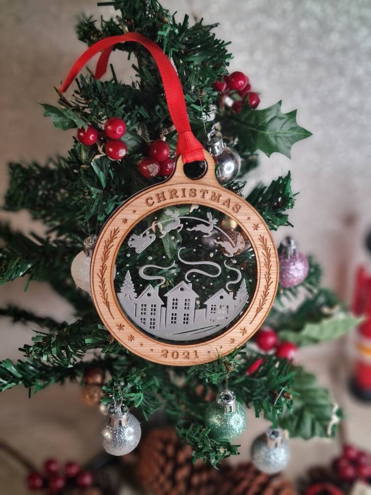Christmas year bauble - Beautiful xmas decoration - santa - decor - father christmas - st nick - present - secret santa - gift - tree