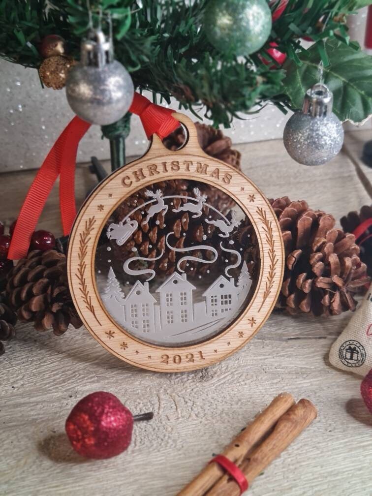 Christmas year bauble - Beautiful xmas decoration - santa - decor - father christmas - st nick - present - secret santa - gift - tree