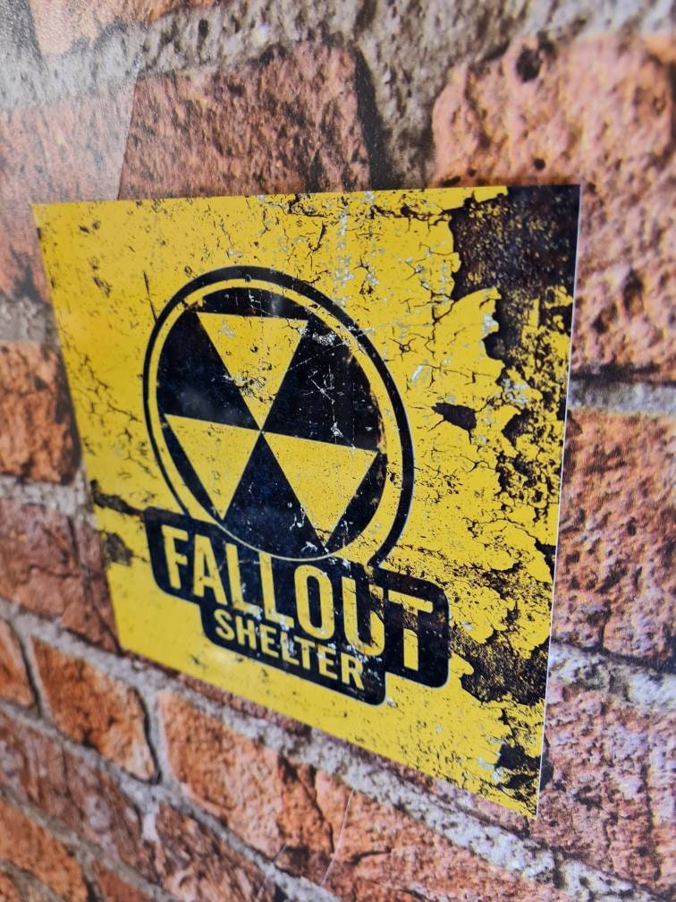 Novelty wooden sign decoration - Fallout shelter - Perfect gift for kids bedroom - dad - grandad - husband - fiancée - boyfriend - Man cave