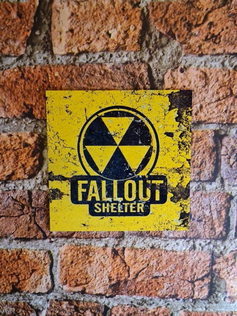 Novelty wooden sign decoration - Fallout shelter - Perfect gift for kids bedroom - dad - grandad - husband - fiancée - boyfriend - Man cave