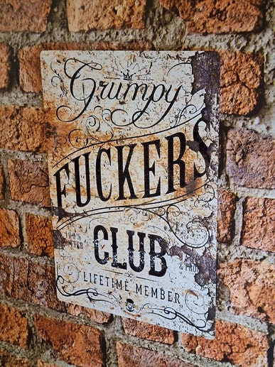 Funny novelty wooden sign - Grumpy fuckers club - Perfect gift for dad - grandad - husband - fiancee - boyfriend - birthday present