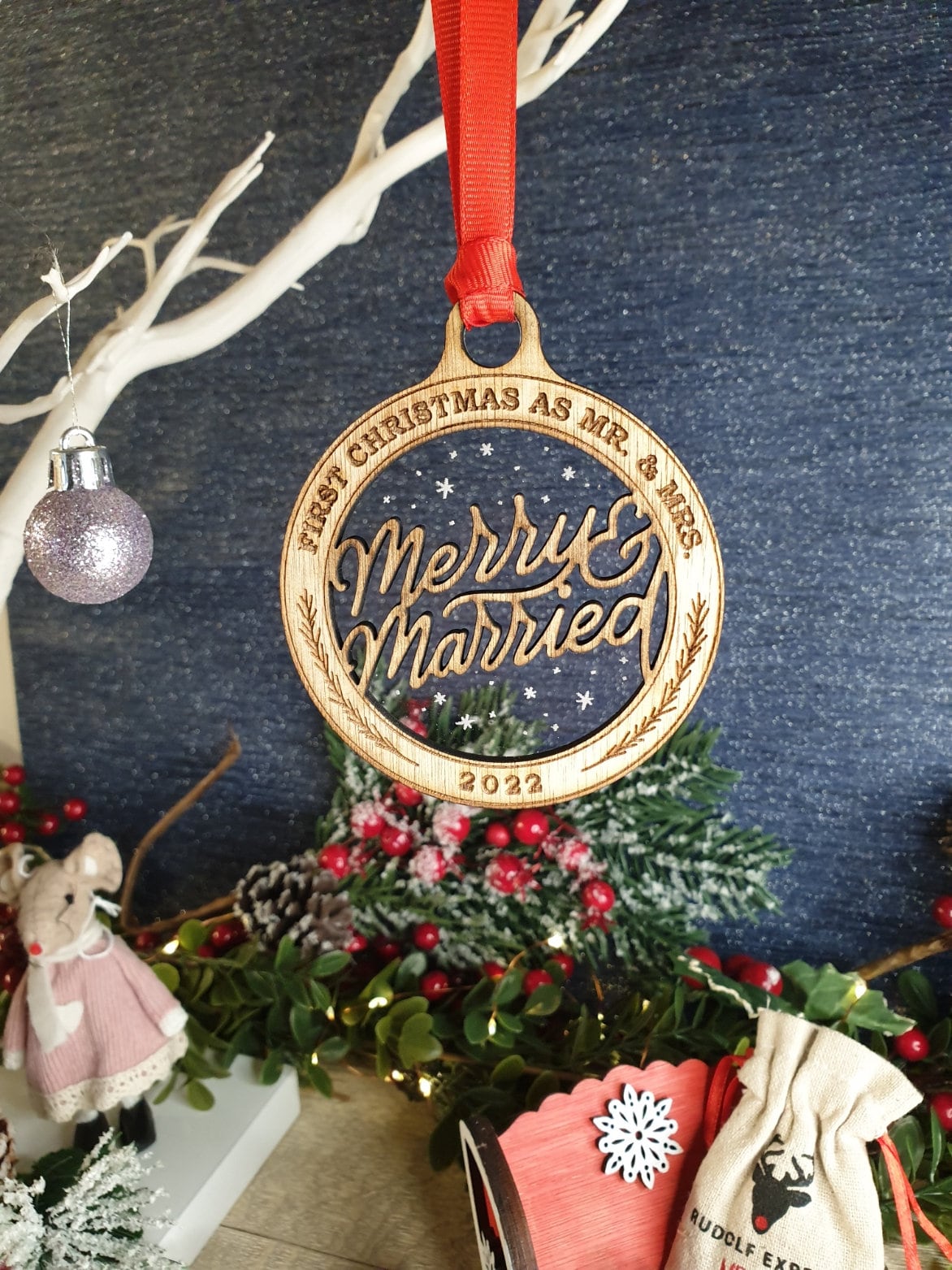 Personalised Merry & Married Christmas name bauble - Beautiful xmas decoration - decor - present - secret santa - wedding - first married