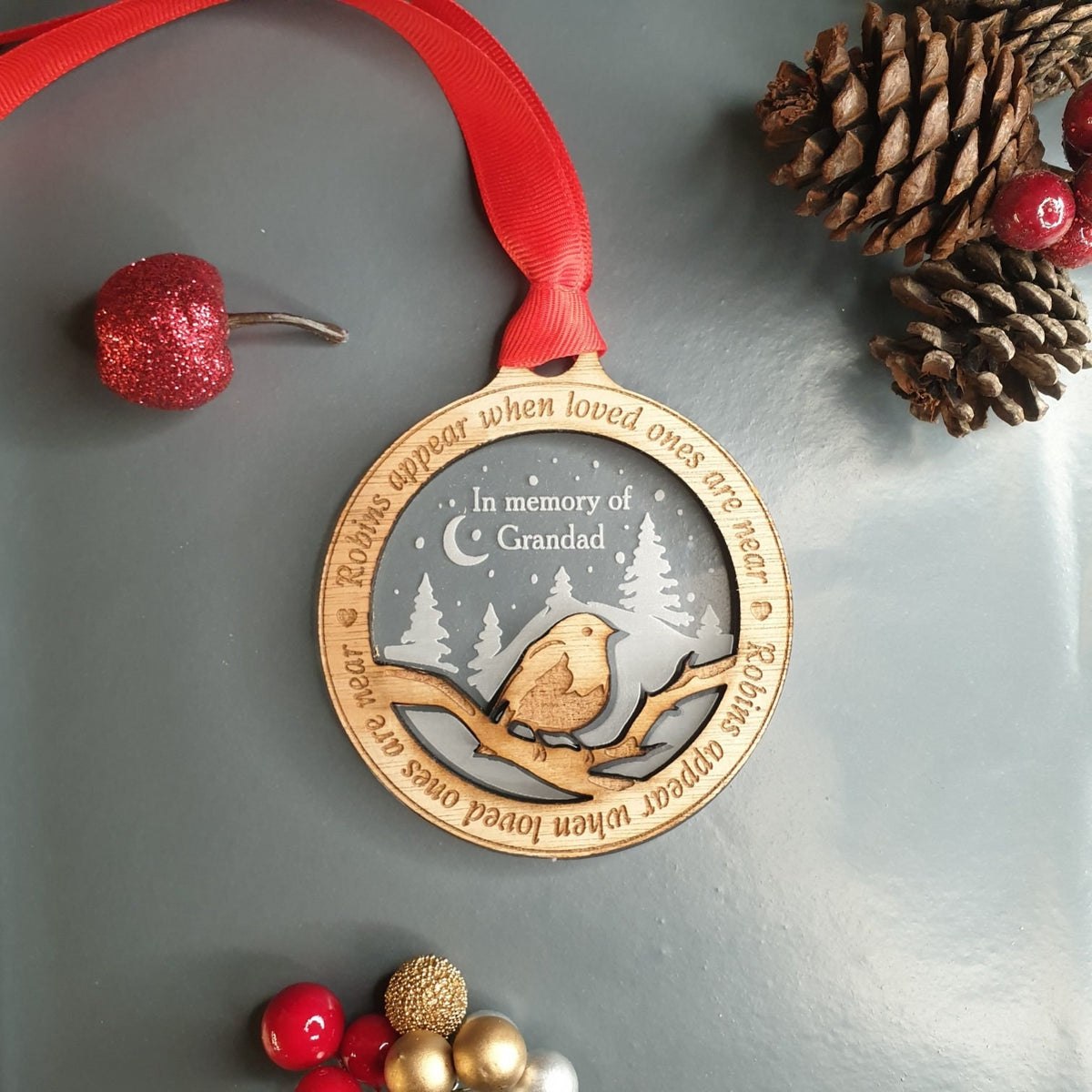 Personalised robin memorial bauble - remembering - Beautiful xmas decoration - Anniversary - Decor - Christmas - gift