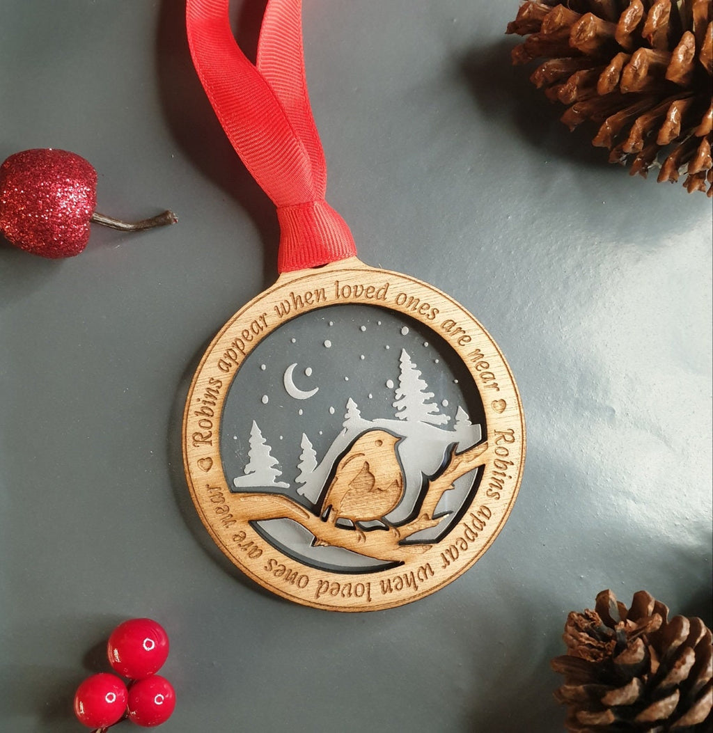 Personalised robin memorial bauble - remembering - Beautiful xmas decoration - Anniversary - Decor - Christmas - gift