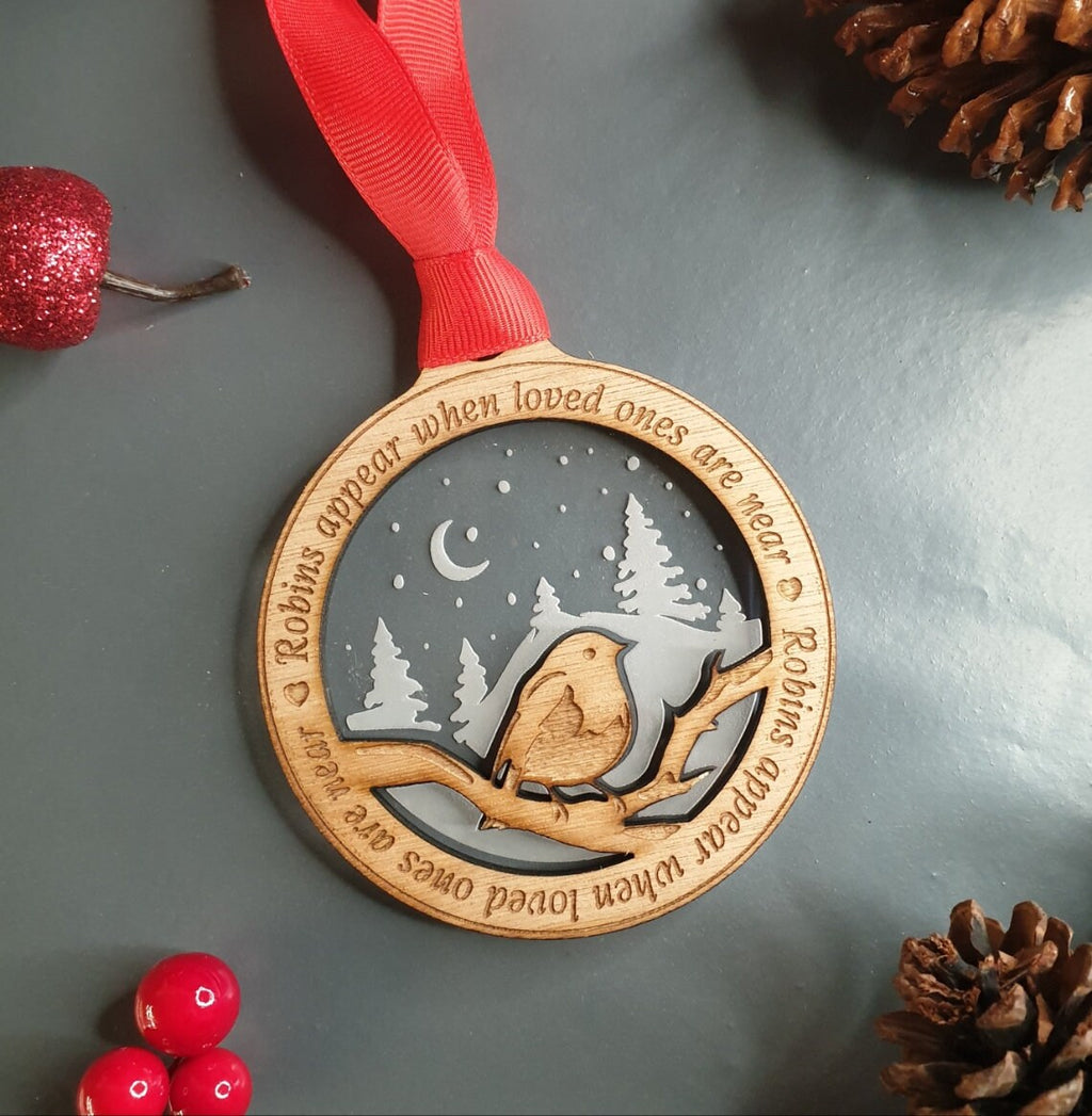 Personalised robin memorial bauble - remembering - Beautiful xmas decoration - Anniversary - Decor - Christmas - gift