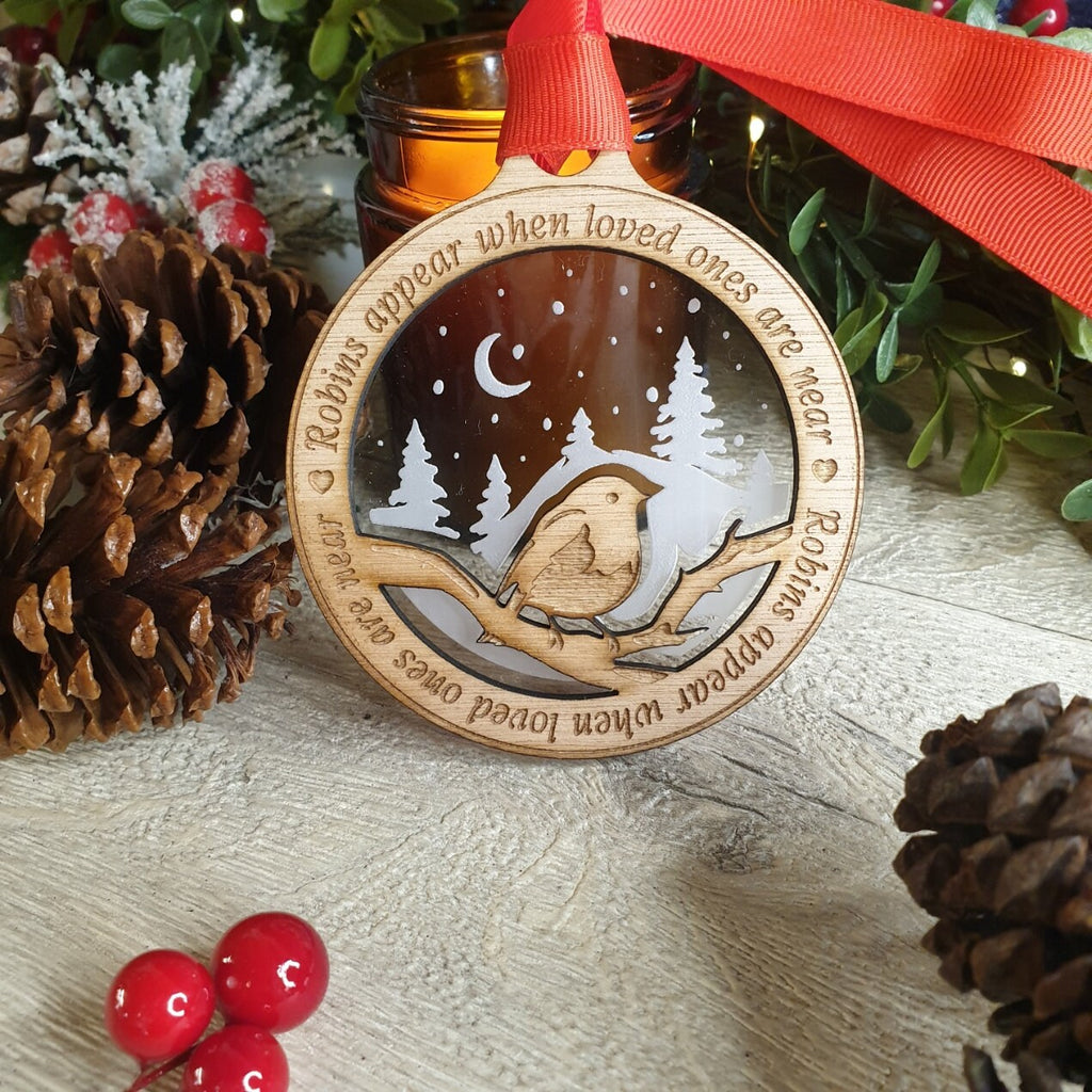 Personalised robin memorial bauble - remembering - Beautiful xmas decoration - Anniversary - Decor - Christmas - gift