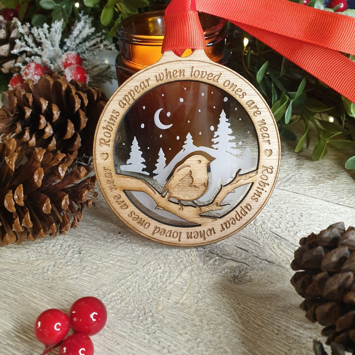 Personalised robin memorial bauble - remembering - Beautiful xmas decoration - Anniversary - Decor - Christmas - gift