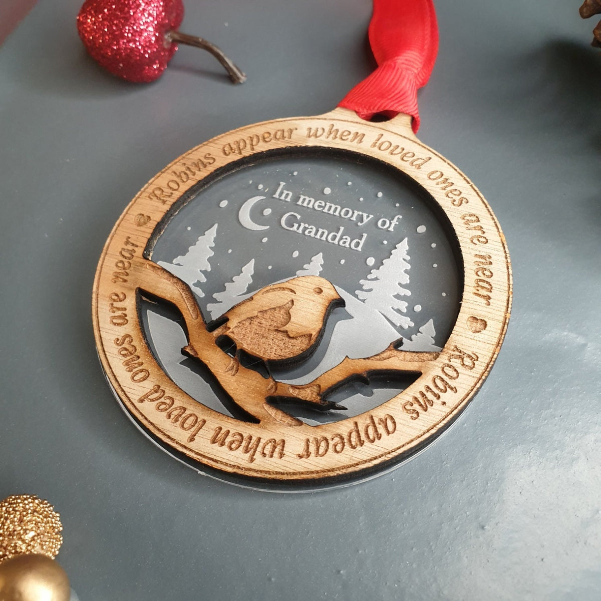 Personalised robin memorial bauble - remembering - Beautiful xmas decoration - Anniversary - Decor - Christmas - gift