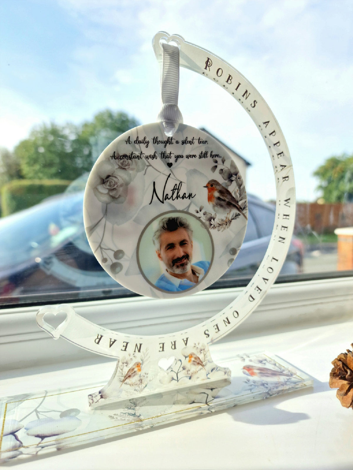 Personalised robin bauble hanger - Stunning remembrance item - Add your own wording - Display - memories - anniversary of death, Grave decor