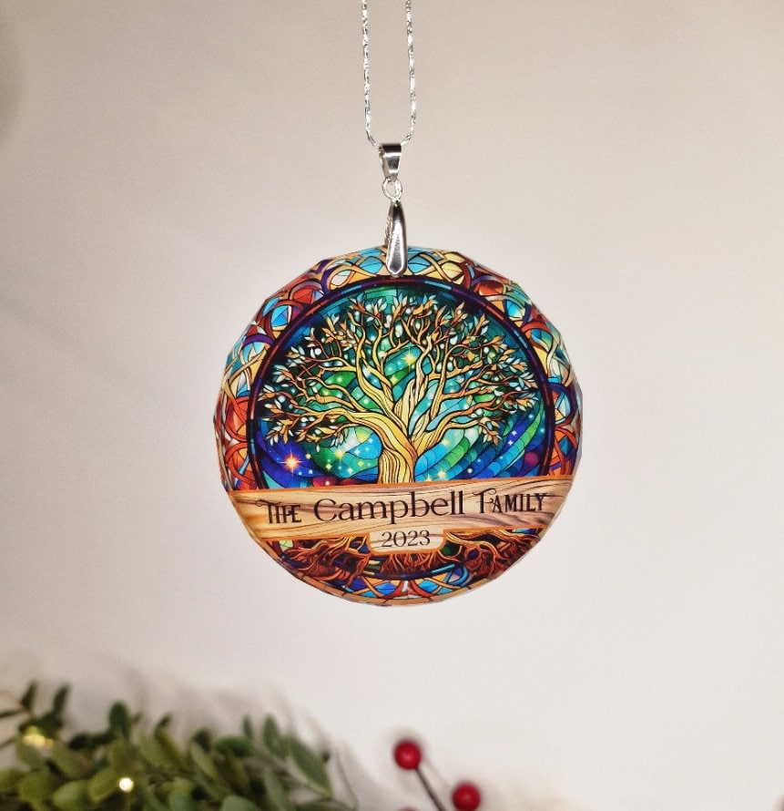 Personalised Glass Diamond Cut Hanging Family Name Ornament - Bauble - Decoration - Stocking filler - Suncatcher - Gift - Present - Unusual