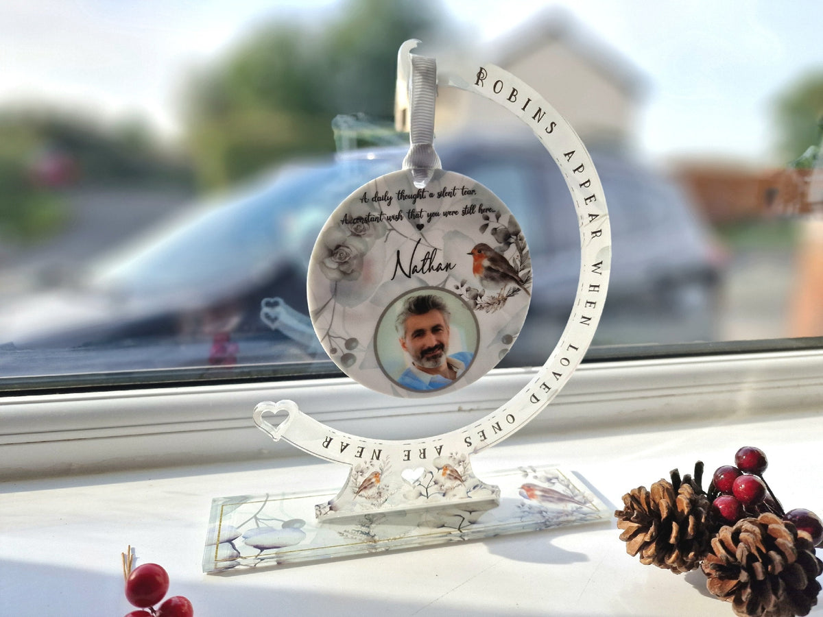 Personalised robin bauble hanger - Stunning remembrance item - Add your own wording - Display - memories - anniversary of death, Grave decor