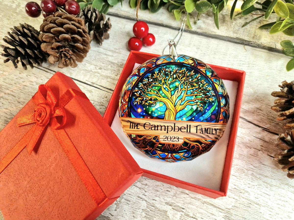 Personalised Glass Diamond Cut Hanging Family Name Ornament - Bauble - Decoration - Stocking filler - Suncatcher - Gift - Present - Unusual