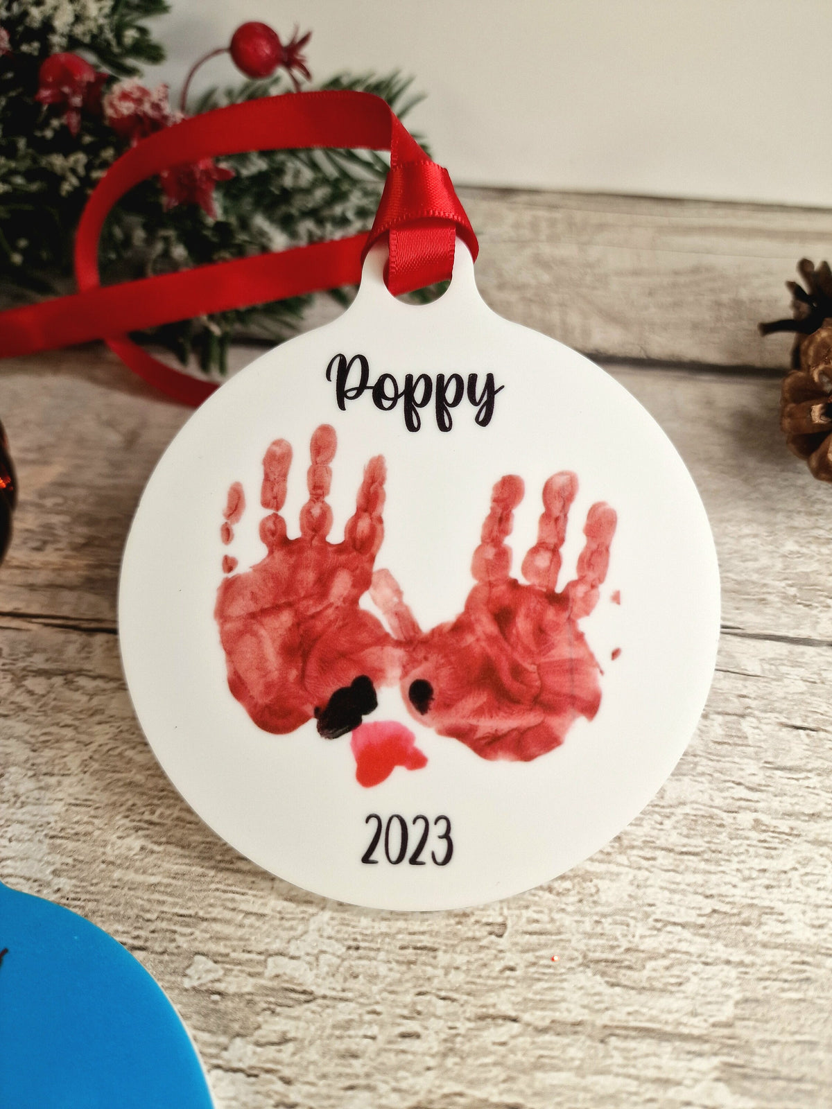 Children's drawing or painting onto a bauble - keepsa - Christmas tree decoration - Secret Santa - Gift - Decor - kids - school - Present