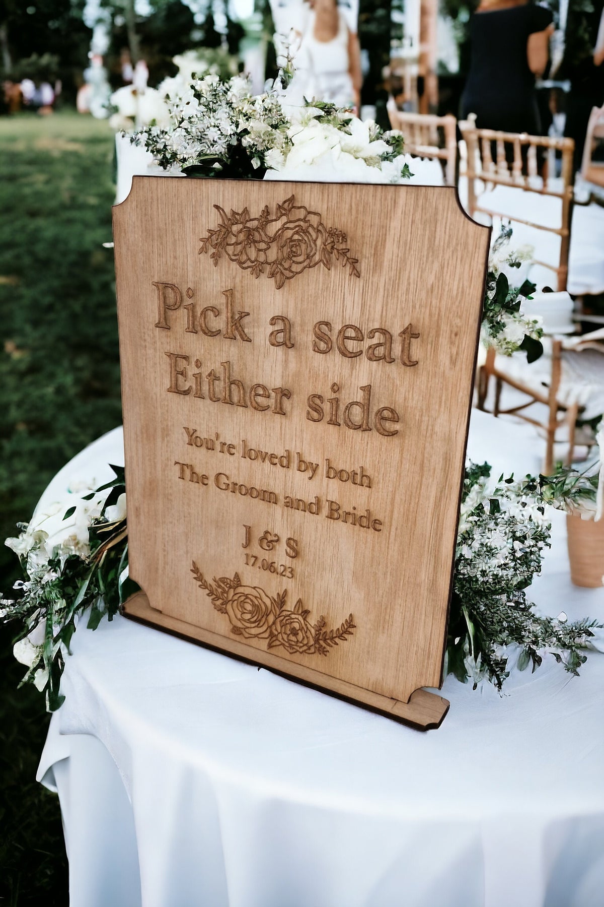 Personalised rustic wedding sign for seating - Unique - Display - Family - marriage sign - photography - flatlay - decoration -