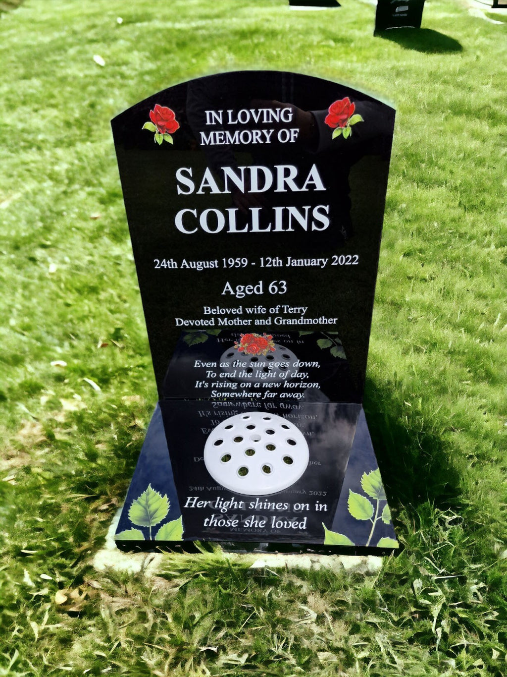 Stunning personalised memorial grave marker - Red rose design - Temporary headstone, outdoor, remembering your loved ones - grave stone