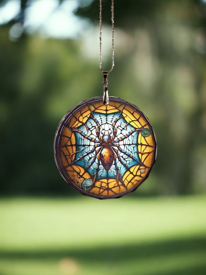 Glass Diamond Cut edge Spider SunCatcher Ornament - Bauble - Decoration - Stocking filler - Stained Glass - Gift - Present - Halloween