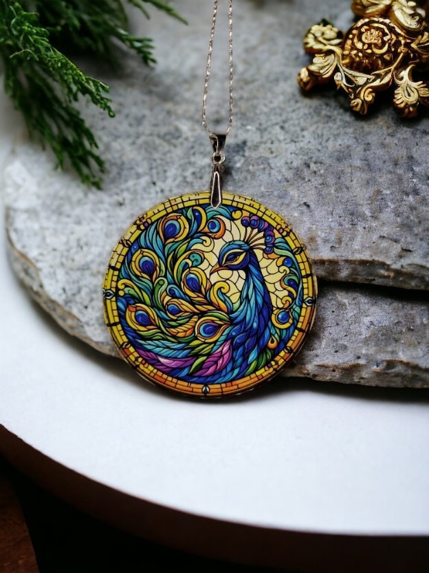 Glass Diamond Cut edge Peacock SunCatcher Ornament - Bauble - Decoration - Stocking filler - Stained Glass - Gift - Present - Garden - Bar