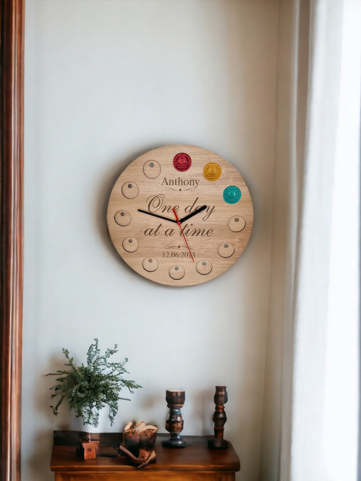 Personalised Recovery Token Display Clock - Chips - Personalized Serenity Prayer Recovery Chip Holder - AA display - Holder - Coin