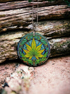Glass Diamond Cut edge Leaf SunCatcher Ornament - Decoration - Stocking filler - Stained Glass - Gift Present - Marijuana - Weed - Cannabis