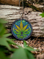 Glass Diamond Cut edge Leaf SunCatcher Ornament - Decoration - Stocking filler - Stained Glass - Gift Present - Marijuana - Weed - Cannabis