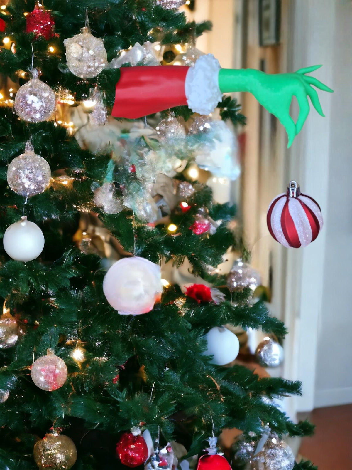 Green monster hand bauble holder - Naughty - Bauble - Xmas - Gift - Present - Countdown - Novelty - Fun - Joke - Decoration - Xmas - Secret