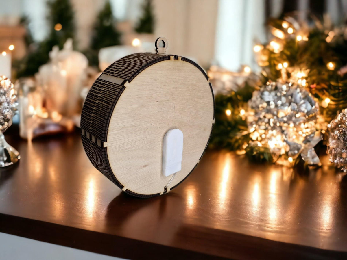 Stunning Illuminated large display bauble - Santa Claus - Night light - Christmas - Decoration - Plaque - Xmas - Gift - Present - LED Lamp