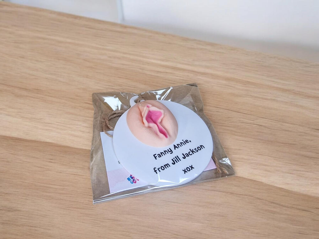 Personalised 3d Adult Flappy Christmas bauble - Vagina - Funny - Christmas tree decoration - Secret Santa - Gift - Pussy - Present - Novelty
