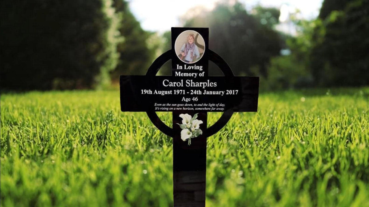 Personalised Cross memorial plaque - sign - grave marker - grave decoration - beautiful gift - remember a loved one - garden - memories