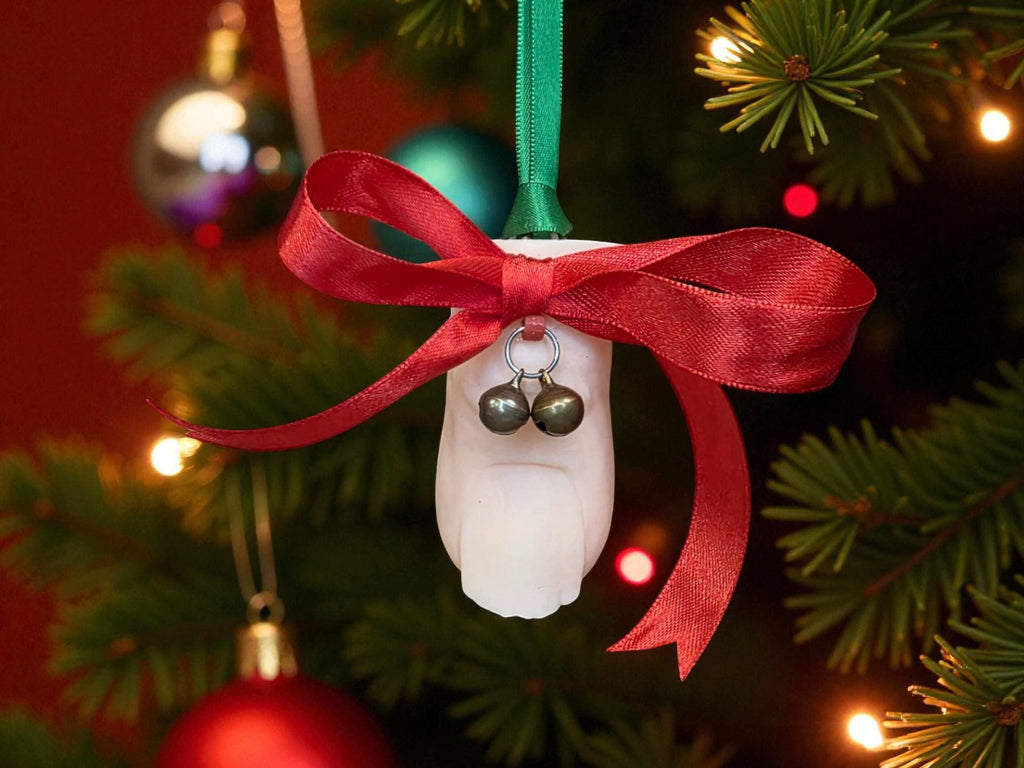 Personalised 3d Effect Christmas bauble - Mistle Toe - Funny - Tree decoration - Secret Santa - Gift - Mistletoe - Present - Novelty