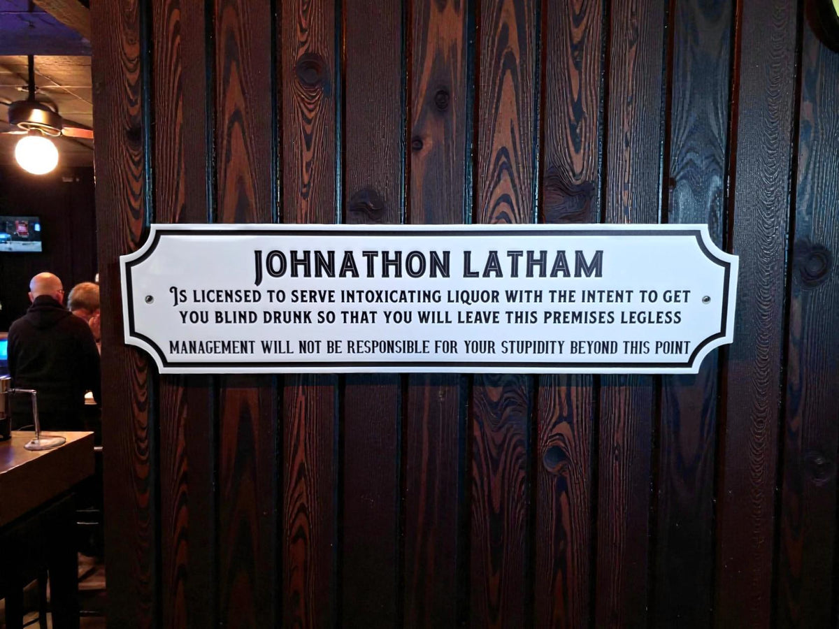 Personalised license to serve alcohol sign - Novelty - Home bar - Perfect gift - Kitchen - dining room - Garden bar - Hot tub - Beer - Gin
